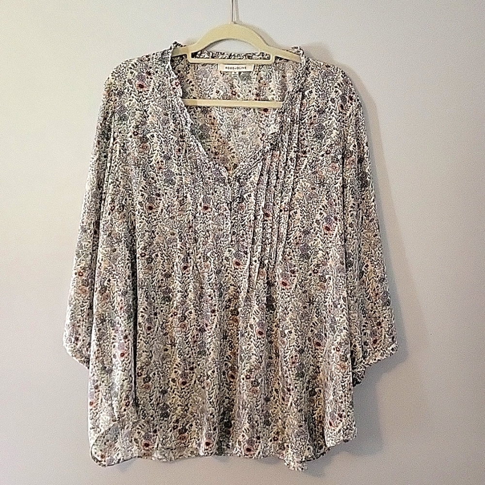 Floral Top 3/4 sleeve with delicate ruffle on neck 2X